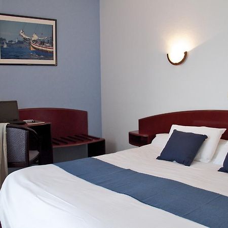 Hotel Le Ty-Lann Saint-Avé Esterno foto