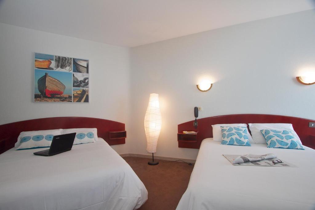 Hotel Le Ty-Lann Saint-Avé Esterno foto