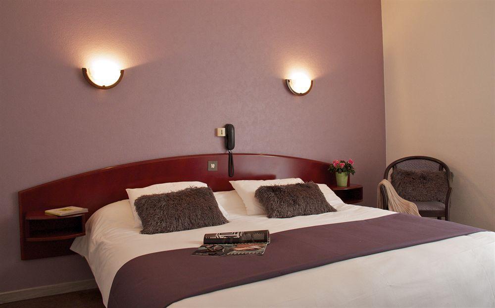 Hotel Le Ty-Lann Saint-Avé Esterno foto