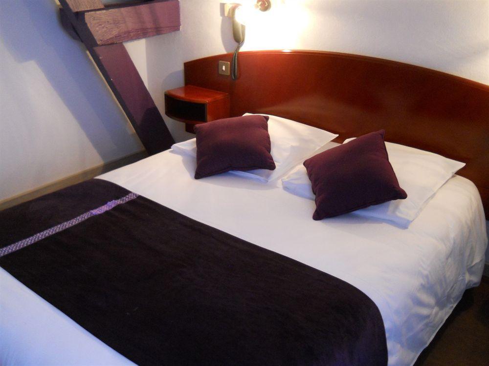 Hotel Le Ty-Lann Saint-Avé Esterno foto