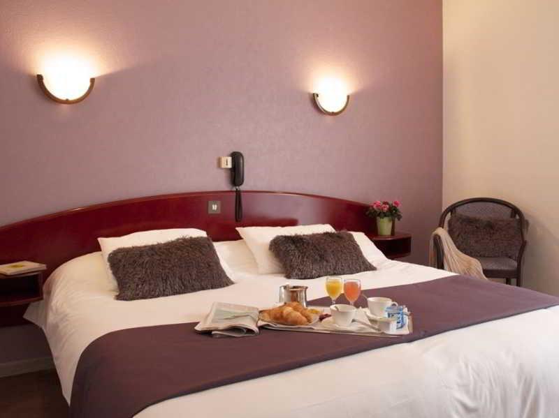 Hotel Le Ty-Lann Saint-Avé Esterno foto