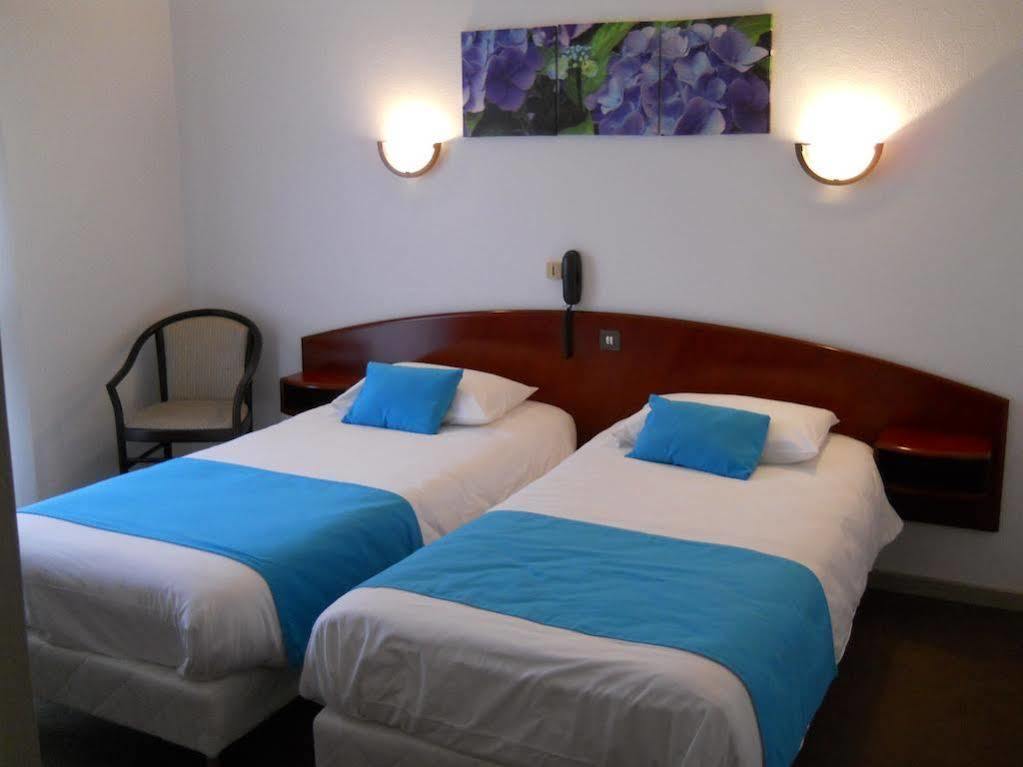 Hotel Le Ty-Lann Saint-Avé Esterno foto