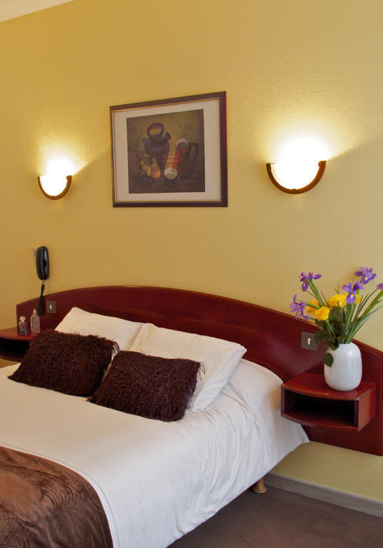 Hotel Le Ty-Lann Saint-Avé Esterno foto