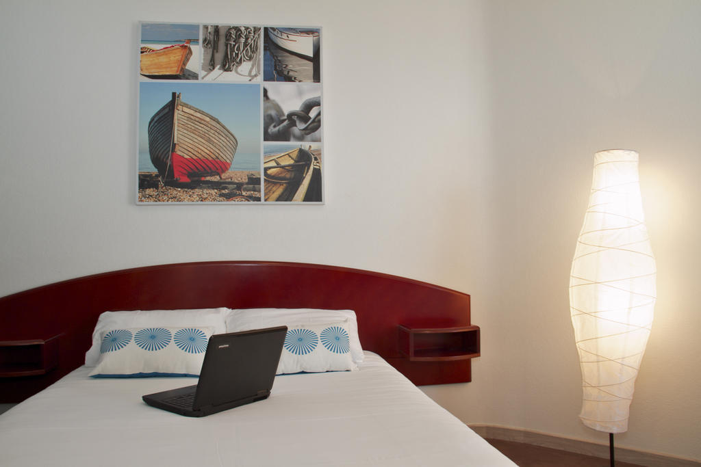 Hotel Le Ty-Lann Saint-Avé Esterno foto